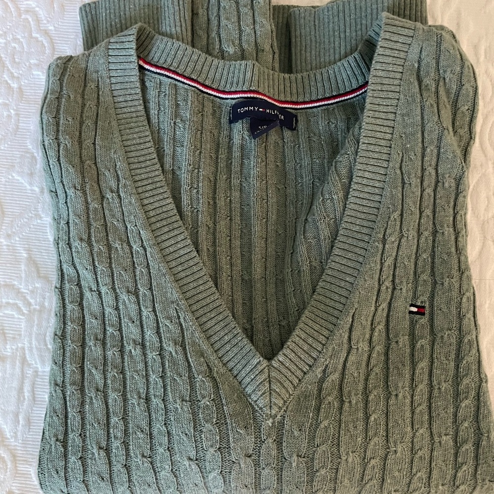 Tommy Hilfiger Summer Sweater NWOT Size Small